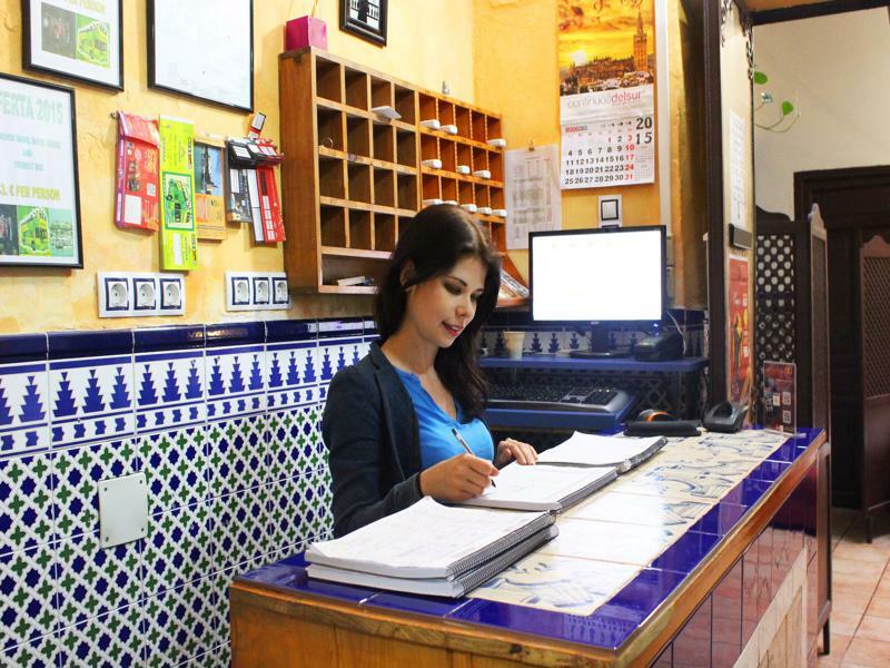 Pension Lisdos إشبيلية المظهر الخارجي الصورة